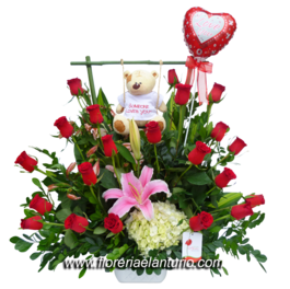 Arreglo con rosas rojas globo peluche en lima